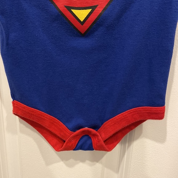 3/$15 Superman Long Sleeved Onesie/Diaper Shirt - Picture 5 of 7